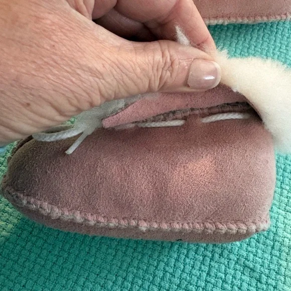 MINNETONKA size 3 suede leather soft pink baby moccasins EUC like new - Picture 2 of 12